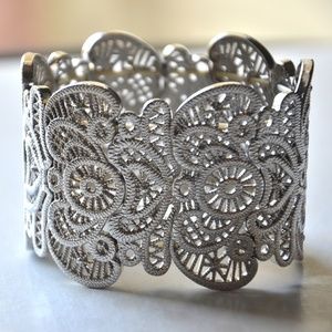 Lux Accessories Filigree Metal Stretch Bangle